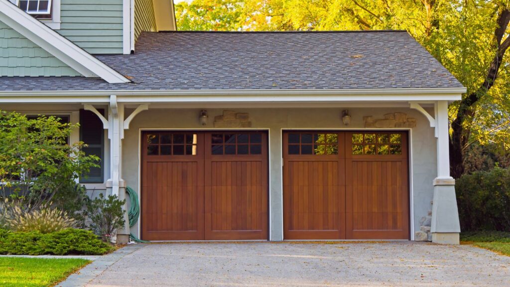 In this article, we will explore common problems associated with garage doors during the winter and provide practical tips to avoid them.